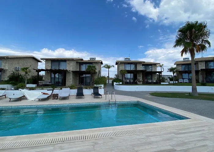 Sunshine Villa: Getaway In Kallithea