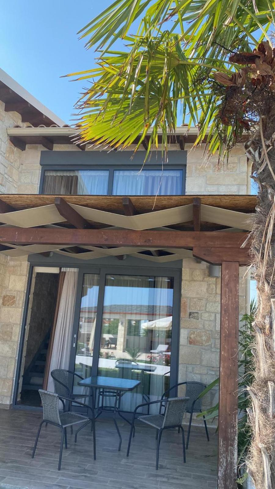 Sunshine Villa: Getaway In Kallithea