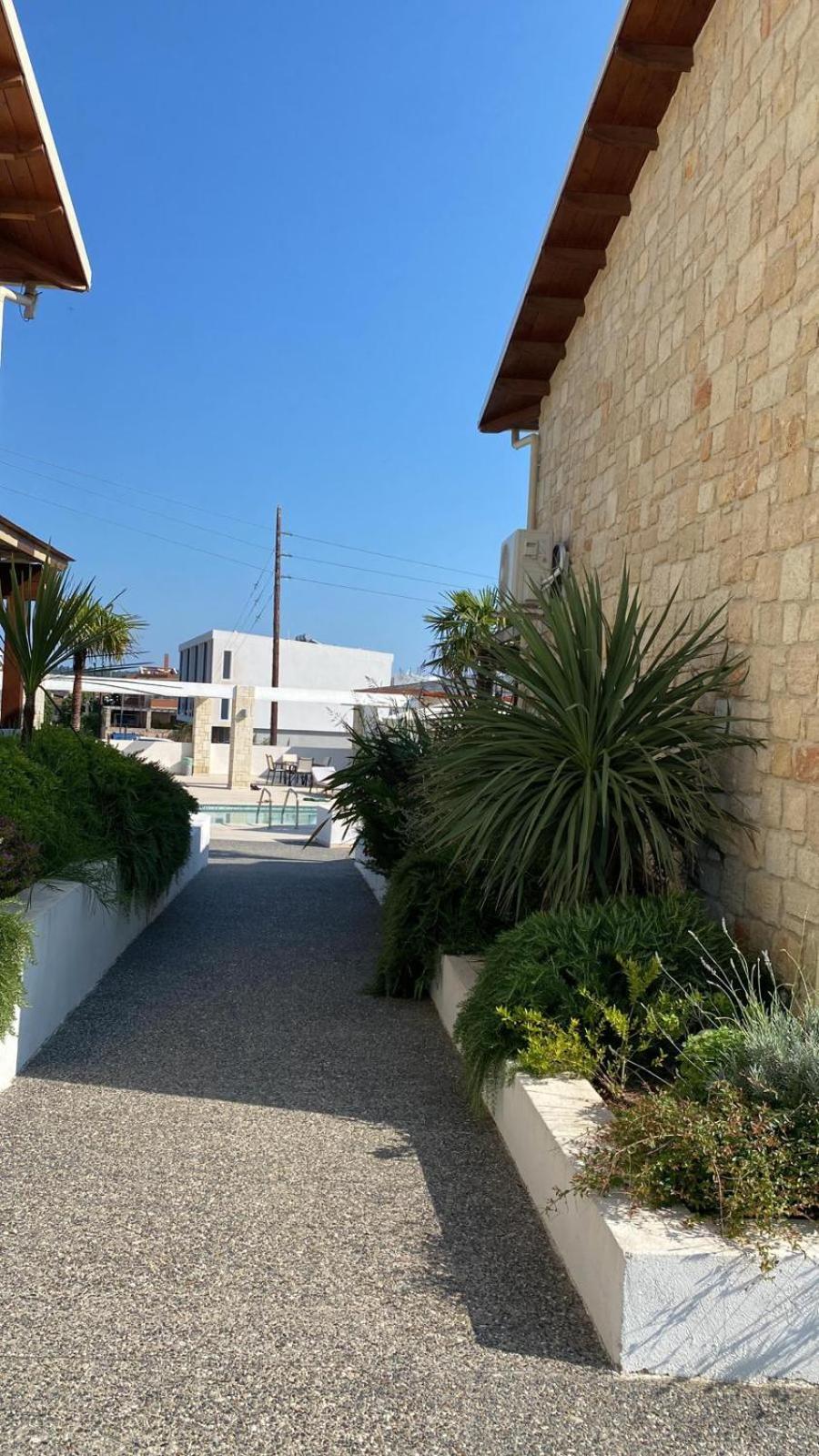 Sunshine Villa: Getaway In Kallithea Villa *