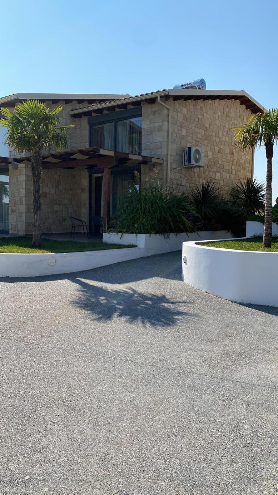 Sunshine Villa: Getaway In Kallithea *